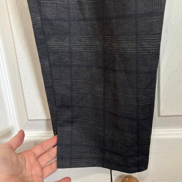 Ingrid & Isabel Soft Plaid Maternity Pants with Belly Panel Size Large - Picture 4 of 10